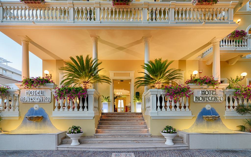 Novecento Suite Hotel Ричоне Екстериор снимка