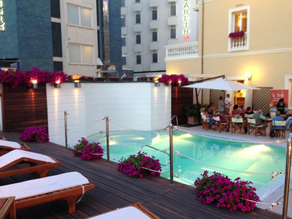 Novecento Suite Hotel Ричоне Екстериор снимка