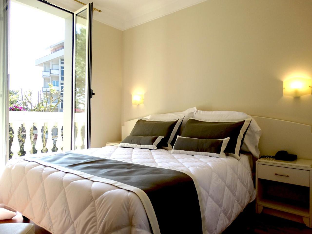 Novecento Suite Hotel Ричоне Екстериор снимка
