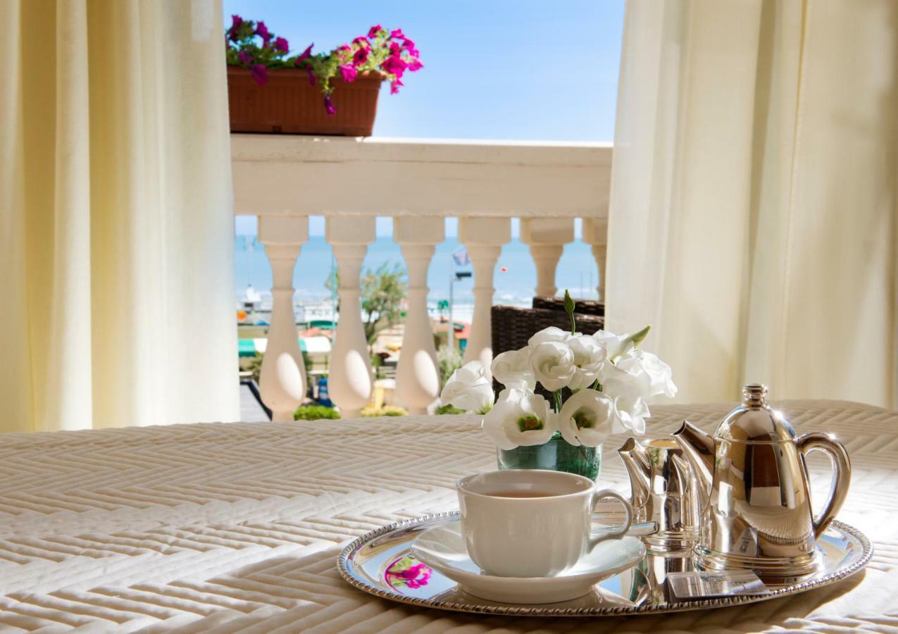 Novecento Suite Hotel Ричоне Екстериор снимка
