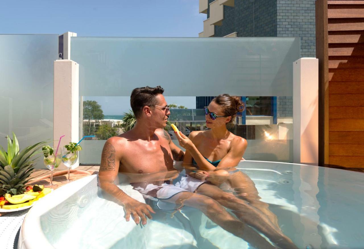 Novecento Suite Hotel Ричоне Екстериор снимка