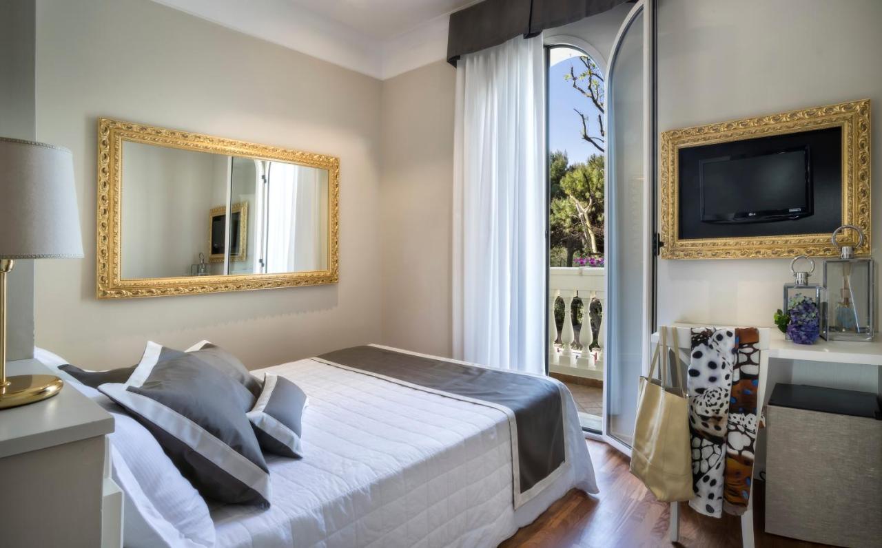 Novecento Suite Hotel Ричоне Екстериор снимка